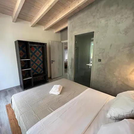 Stablus House * Alykes Potamou