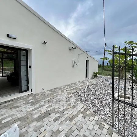 Stablus House Holiday home