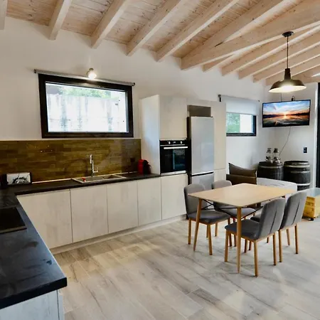 Stablus House Holiday home *