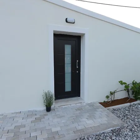 Stablus House Ferienhaus Alykes Potamou