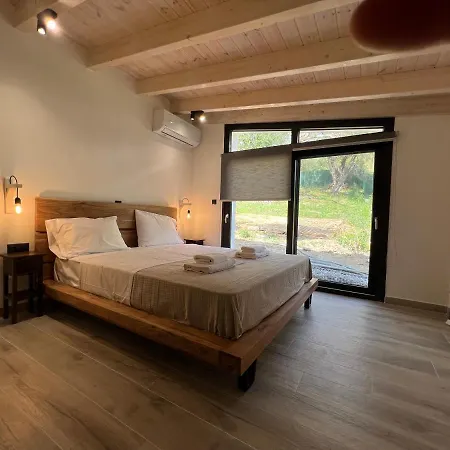 Stablus House