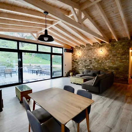 Stablus House 펜션 *