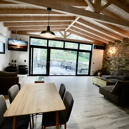 Stablus House