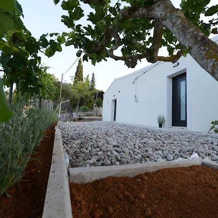 Stablus House Holiday home