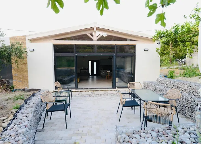 Дом отдыха Stablus House *