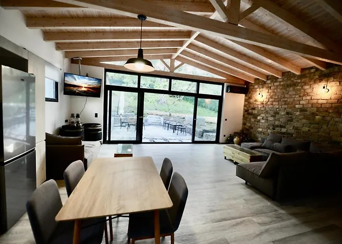 Stablus House